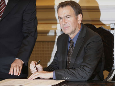 Δέσμευση Βούγια για συμβάσεις αορίστου στο ΑΠΘ