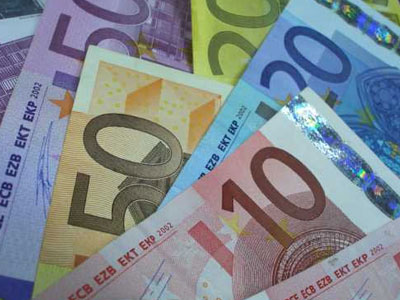 Με δανεικά λειτουργεί το κράτος