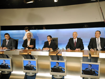 Έξι στον “αέρα”