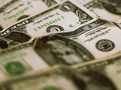 Κερδοσκοπικά παιχνίδια στην ισοτιμία του δολαρίου