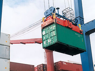 Ραγδαία μείωση σε εισαγωγές – εξαγωγές