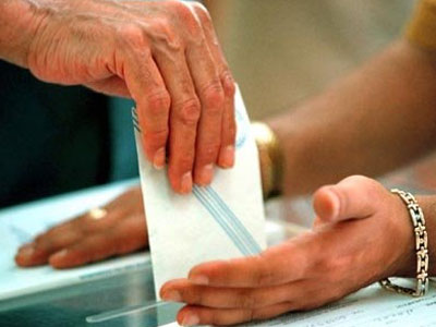 Φουντώνει η προεκλογική “μάχη”