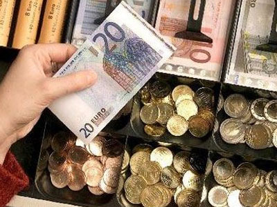 «Καπέλο» 5% στο οικογενειακό καλάθι σε έναν χρόνο