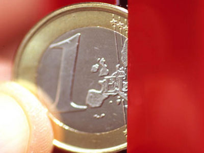 “Πετάει” το ευρώ