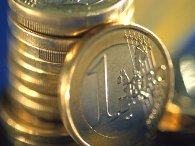 Ενισχύεται το ευρώ