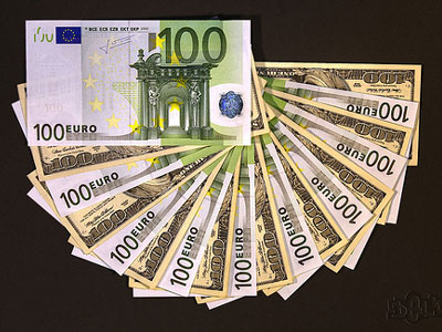 Σπάει κάθε φράγμα η αναλογία ευρώ / δολαρίου