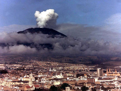 Ξύπνησε το ηφαίστειο Γαλέρας στη Κολομβία