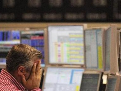 Σε βαθιά οικονομική ύφεση η Ελλάδα