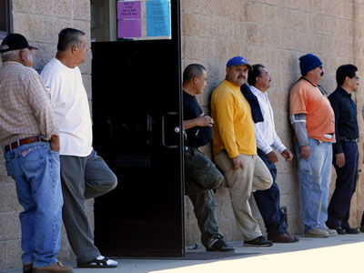 Εκατοντάδες χιλιάδες άνεργοι