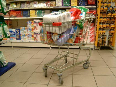 «Ασήκωτο» το καλάθι της νοικοκυράς