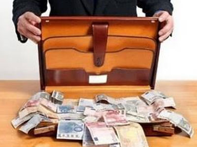 Ανθεί το «ξέπλυμα» στην Ελλάδα