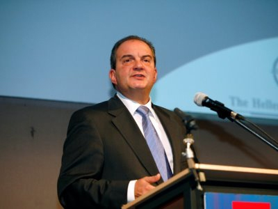 Εκ νέου με παραγωγικούς φορείς ο Καραμανλής