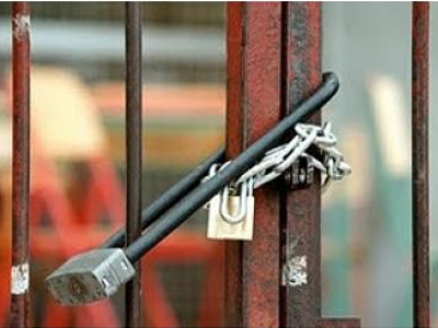 Πληθαίνουν τα λουκέτα στην αγορά