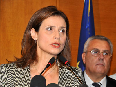 Στις 14 η απάντηση για το πακέτο Χατζηγάκη