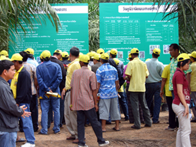 Χιλιάδες Ταϊλανδοί κατά πετρελαϊκής εταιρείας