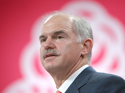 Νέες πρωτοβουλίες Παπανδρέου