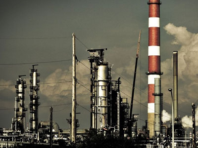 Πέφτει η τιμή του “μαύρου χρυσού”