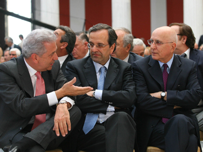 Στηρίζει Σαμαρά ο επίτροπος Δήμας