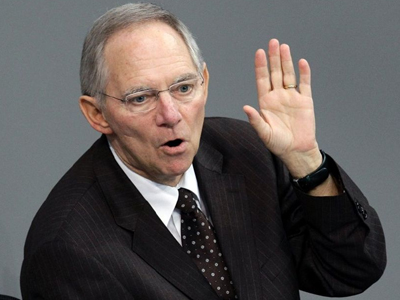 Κυρώσεις για τους δημοσιονομικά απείθαρχους ζητά ο Σόιμπλε