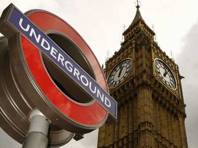 Παραμένει σε ύφεση η Βρετανία