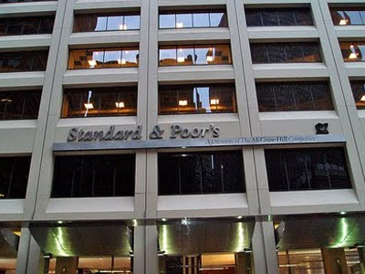 Απειλή υποβάθμισης της Κύπρου από την Standard & Poor’s