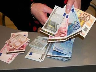 Πτώση στις καταθέσεις τον Ιούλιο