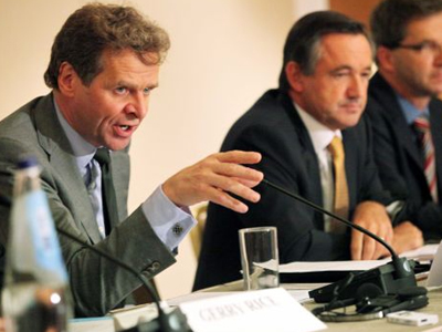 Έσοδα και πάλι έσοδα ζητεί η τρόικα