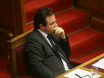 Επιταχύνονται οι αναδιαρθρώσεις λόγω τρόικας