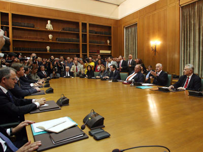 Χιλιάδες οι υποψήφιοι για τις θέσεις “φιλέτο”