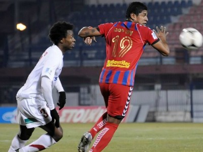 «Μνηστήρες» για Κόστλι