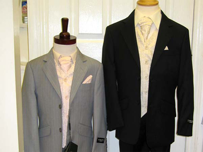 Του πήρε και τα… κοστούμια