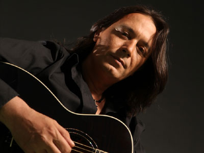 Γιάννης Κότσιρας: Και πάλι στον δρόμο!