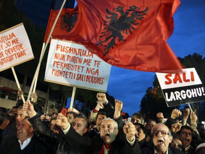 Αλβανία: Μπροστά στη διαφθορά – πίσω στη δημοκρατία