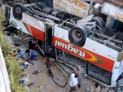 Βραζιλία: Λεωφορείο έπεσε από γέφυρα 40 μέτρων