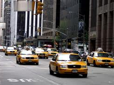 Μαχαίρωσε οδηγό ταξί στον λαιμό