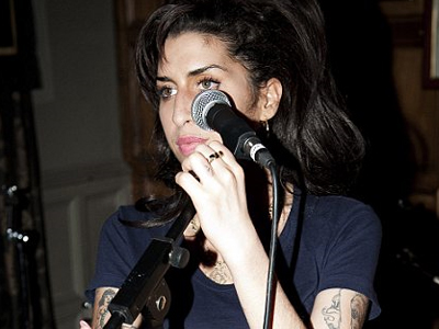 Νέα αρχή για την Amy;