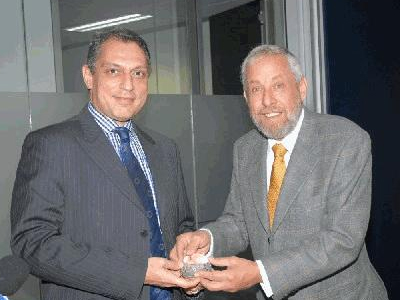 Ο Θεόδωρος Κασσίμης με τον ομογενή Έλληνα Πολιτειακό Υπουργό Αυστραλίας