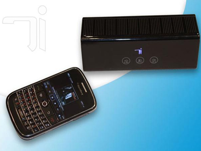 Επιτέλους: φορητά ηχεία, συμβατά με iPhone / iPod και λοιπά MP3όφωνα, με σύνδεση Bluetooth και ηλιακή φόρτιση!