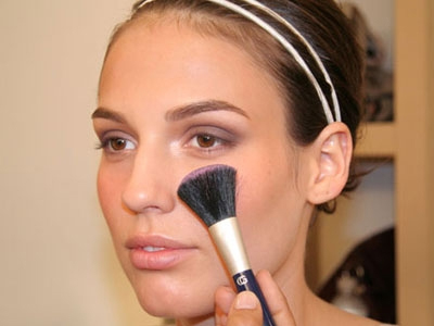 Απλώστε σωστά το ρουζ!