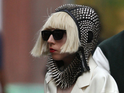 Η γυναίκα με τη σιδερένια κάσκα