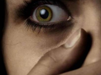 Κατήγγειλε το βιασμό της από συμπατριώτη της