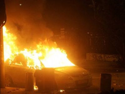 Λαμπάδιασαν αυτοκίνητα στην Καισαριανή