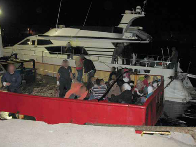 Οι δουλέμποροι αλωνίζουν στο αιγαίο!