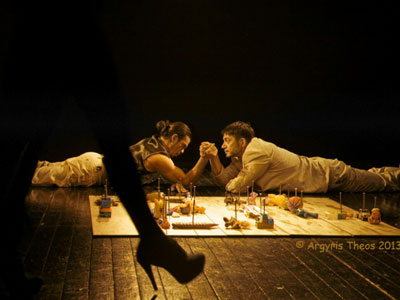 «Στο Λαβύρινθο», του Τάσου Ρούσσου