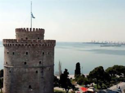 25χρονη «βούτηξε» στην παραλία Θεσσαλονίκης