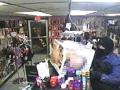 Ληστεία με λεία μία γυναικεία κούκλα!