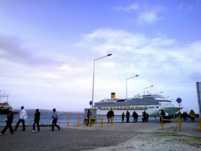 Από χιλιάδες τουρίστες «πνίγηκε» το Κατάκολο!