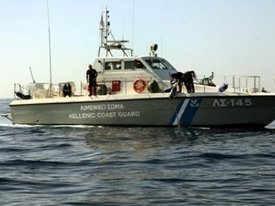 Διακομιδή 68χρονης στη Σύρο από το Λιμενικό Σώμα