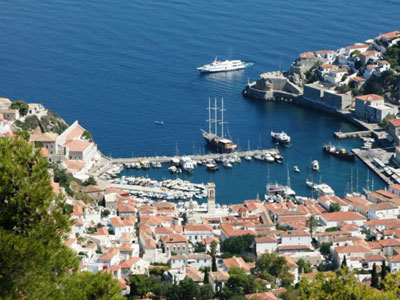 Σύγκρουση στο λιμάνι της Ύδρας