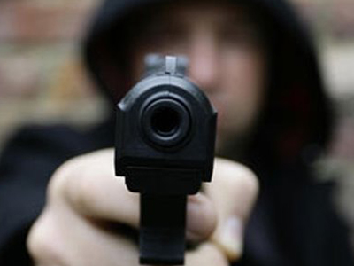 Με ένα σμπάρο δυο… ληστείες